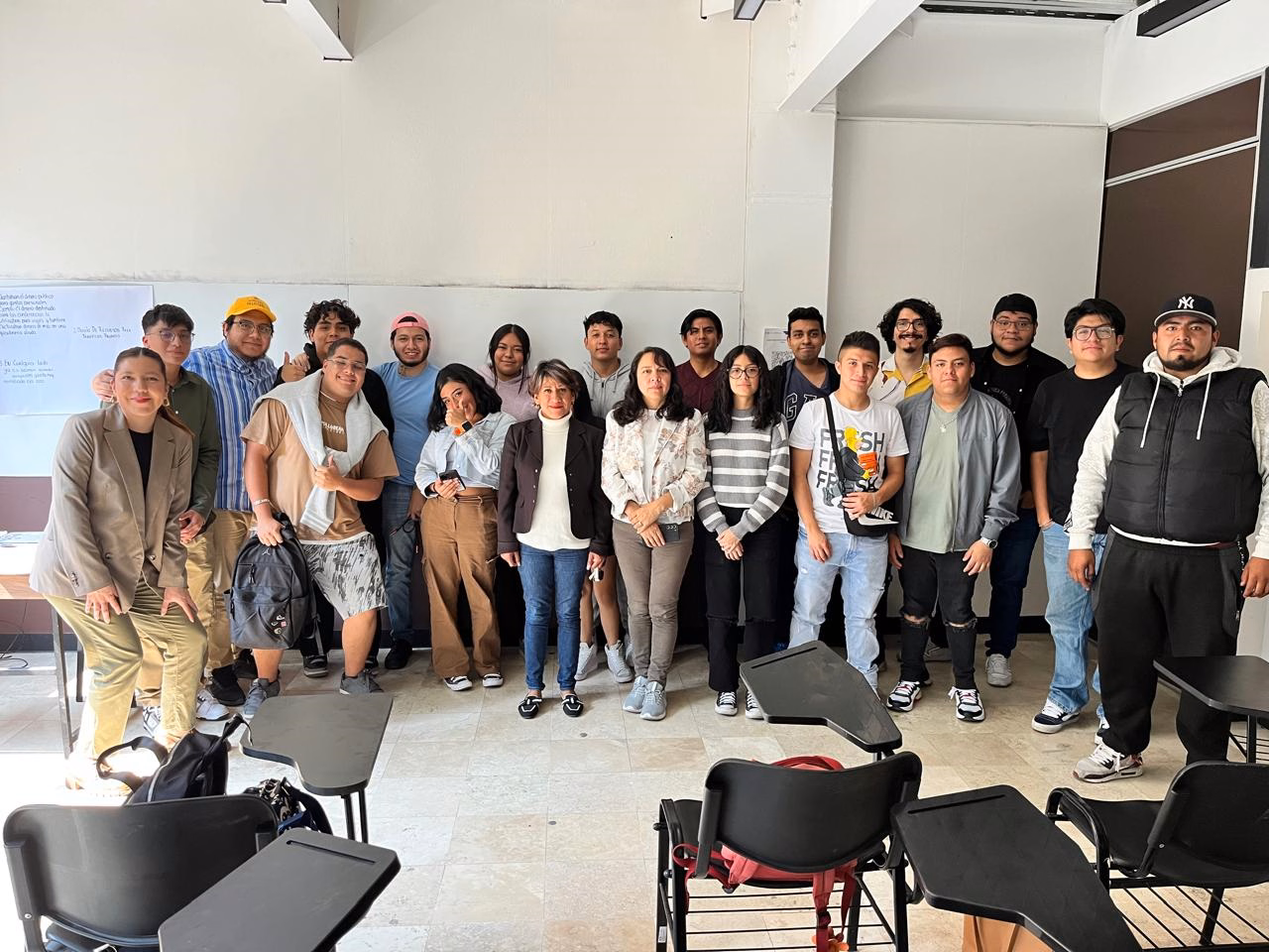 Grupo participante en una actividad de CICA